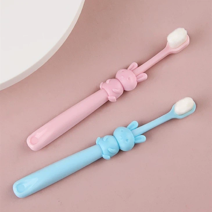 Bolalar uchun engil tutqichli nano tish cho'tkasi